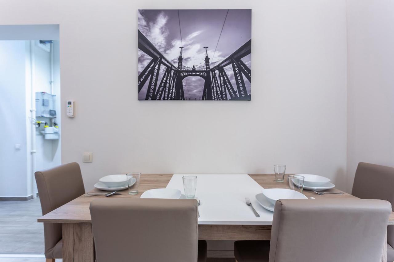 Goldcentral Apartment Akacfa Budapest Exterior foto