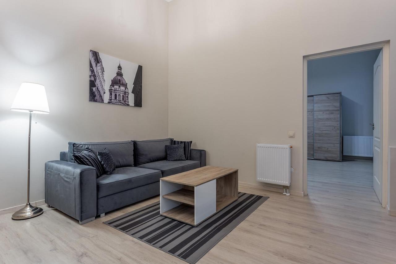 Goldcentral Apartment Akacfa Budapest Exterior foto